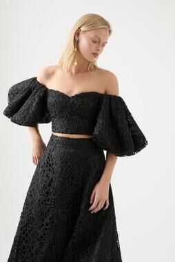 AJE. PATINA LACE TOP black AU8/US4